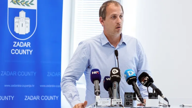 Zadarskog vijećnika naljutio Bero&scaron;: 'Za&scaron;to boja županiju u crveno? Moja incijativa bi bila da ga nazovete i poručite mu ovo'