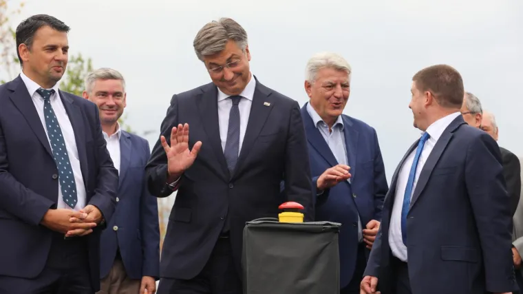 Pogledajte svečano otvorenje dionice Istarskog ipsilona od Cerovlja do Lupoglava