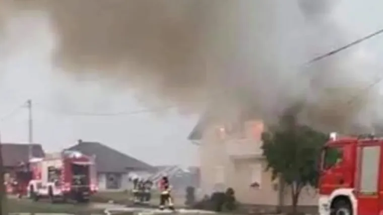 Tragedija u Županji! Grom udario u kuću i zapalio ju: 'Čuo se udar. Izašli smo i vidjeli gusti dim'