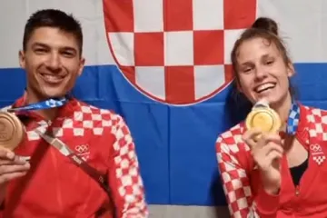 Nakon osvajanja prvih medalja za Hrvatsku, Matea Jelić i Toni Kanaet stigli u olimpijsko selo pa poslali poruku navijačima