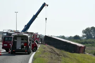 Srhvane obitelji žrtava ispred bolnice u Slavonskom Brodu: 'Teško mi je, ne mogu ništa više reći...'