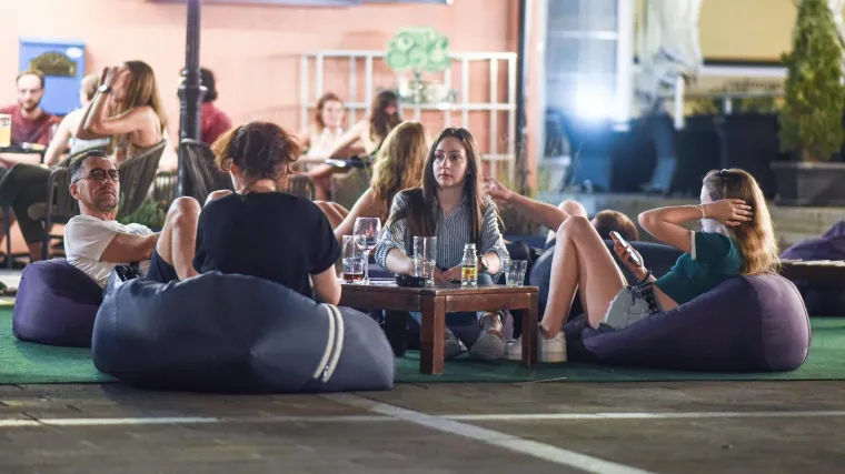 Većina mjera u Velikoj Britaniji je ukinuta, a broj zaraženih pada već &scaron;esti dan: 'Od zavr&scaron;etka pandemije dijeli nas par mjeseci'