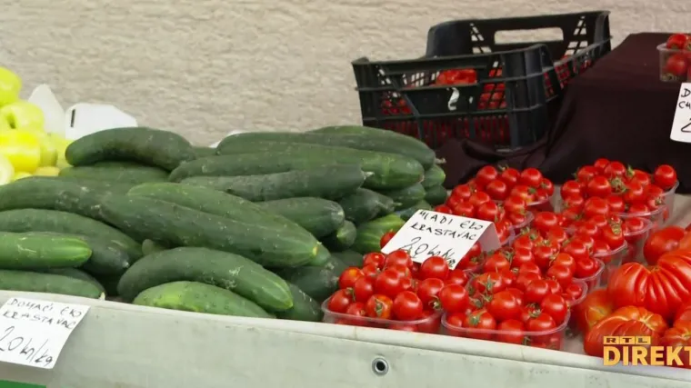 Za&scaron;to kilogram eko rajčice ko&scaron;ta 40 kuna? &rsquo;Drugi mogu korov poprskati, kod nas toga nema&rsquo;