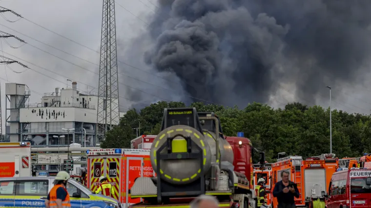 Kemijska megaeksplozija u Leverkusenu: Jedan mrtav, 16 ranjenih, četvero nestalih, otrovni oblak prijeti, ali je barem požar uga&scaron;en