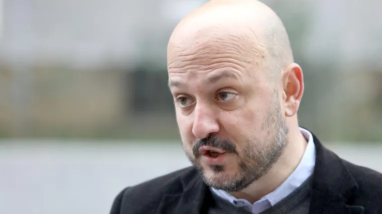 Izbacivanje iz stranke nije jedini udarac koji je doživio zadnjih dana: Maras automobilom udario u drugi pa priznao da ga nije vidio