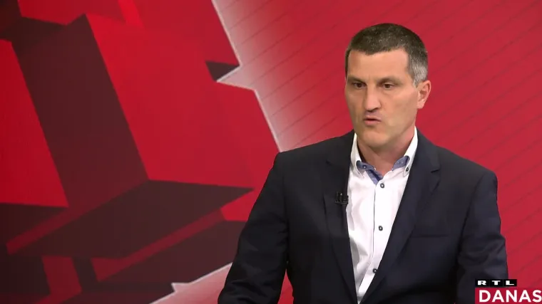 Vukas o izbacivanju iz SDP-a: Grbin je udario na najbliže Bernardićeve ljude kako bi on sam oti&scaron;ao. Nećemo ostati skr&scaron;tenih ruku