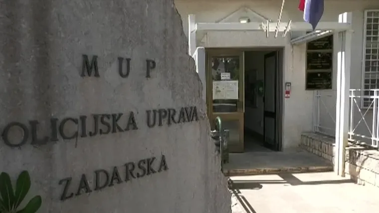 Načelnik zadarske krim policije skrivio lak&scaron;u  prometnu nezgodu, napuhao 1,37 promila