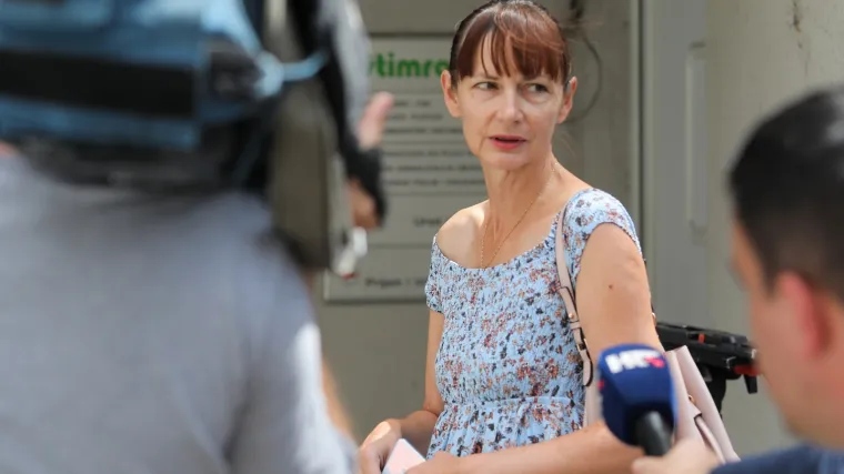 &Scaron;korina sestra bijesna napustila sjednicu, protiv nje je pokrenut disciplinski postupak: 'Mutni likovi poku&scaron;avaju preoteti stranku &Scaron;kori'