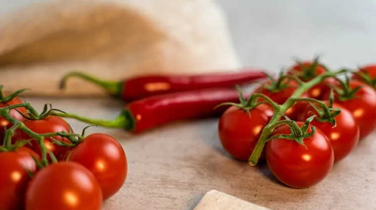 Pureće okruglice s kaduljom u umaku od rajčice