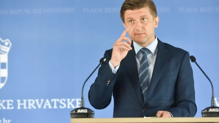 Plenković do&scaron;ao umoran, ka&scaron;ljući. Idu na godi&scaron;nji. Marić otkriva: 'Prvi put idem na odmor, a da nije rasprava o poreznoj reformi'