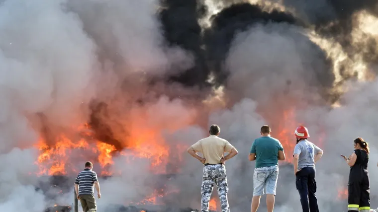 Po tko zna koji put gori smeti&scaron;te kod Vrgorca. Zadnji put su se čule eksplozije metaka, a &scaron;to vatrogasce čeka sad?