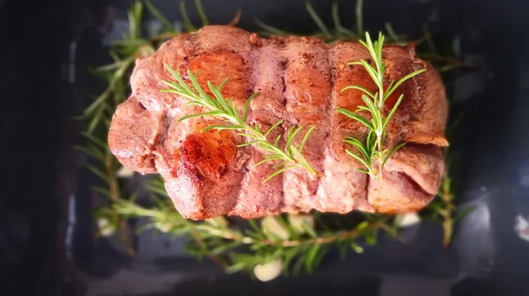 Rolana teletina u košuljici od pancete