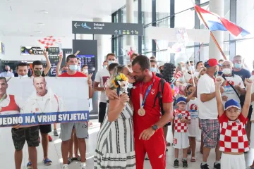 Pogledajte kako su braća Sinković i Damir Martin dočekani u Zagrebu nakon osvajanja medala na OI