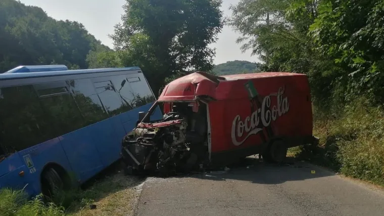 Prometna nesreća kod Sesveta: Sudarili se ZET-ov autobus i kombi, jedna osoba je ozlijeđena