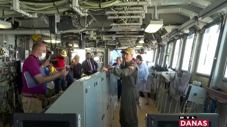 U splitsku luku uplovio brod od 184 metara! Obi&scaron;li smo zapovjedni brod 6. flote SAD-a i provjerili čime je sve opremljen