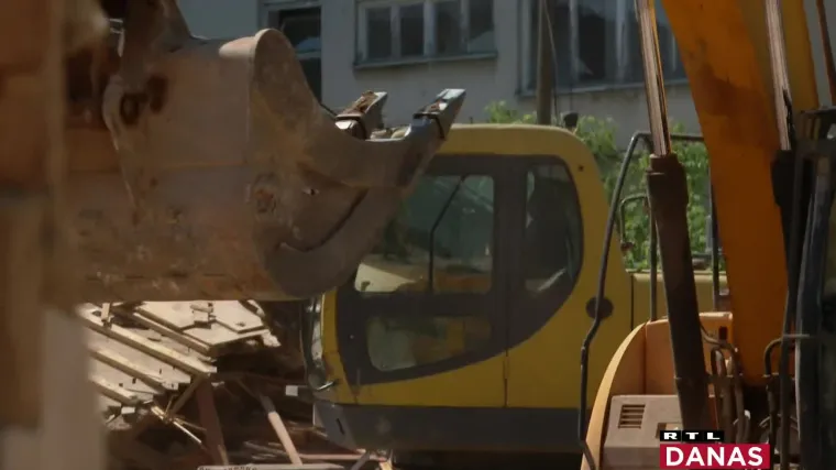 Obnova nakon potresa: Sru&scaron;eno samo 245 kuća, navodno se ne može doći do vlasnika. Ali, dobrih vijesti ima