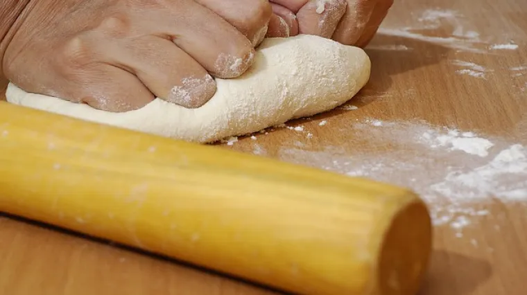 Slani kolačići s pancetom i maslinama