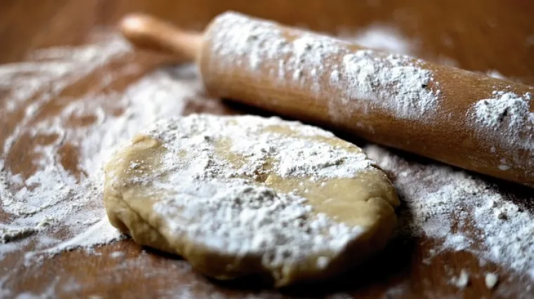 Slani alza&scaron;ki kolač &ndash; crepes flambees ili flammkuchen