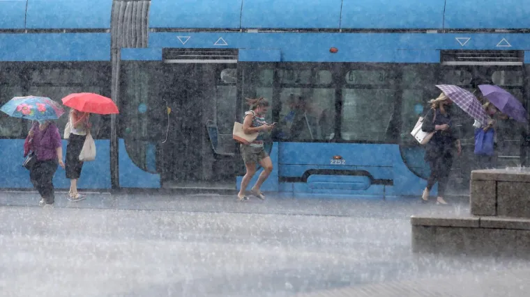 Nakon nesnosnih vrućina, tjedan započinjemo nestabilnijim vremenom. Evo gdje će sve biti ki&scaron;e i pljuskova