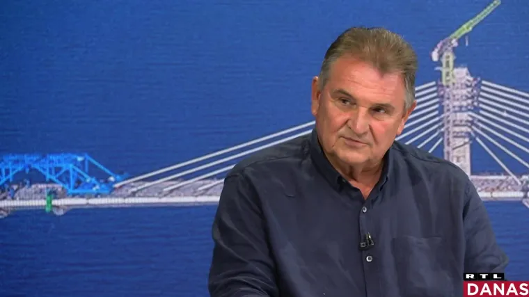 Čačić odgovara misli li i dalje da je autocesta kroz BiH bolja opcija nego Pelje&scaron;ki most: 'To je neupitno! I to će biti'