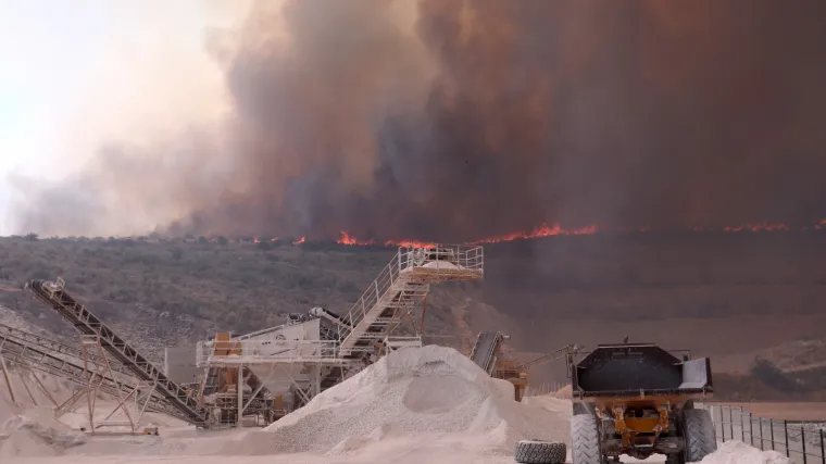 Vatrogasni zapovjednik o požaru kod Trogira: 'Na požari&scaron;tu je 170 vatrogasca i 50 vatrogasnih vozila! Izgorjela je jedna kamp kućica...'