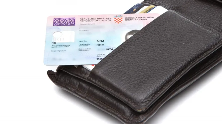 TRI U JEDAN Od danas možete zatražiti nove osobne, evo &scaron;to možete s njima i &scaron;to je novo