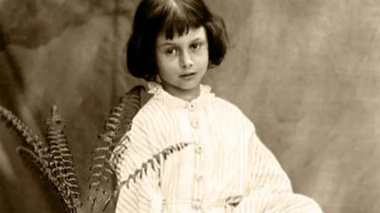 Ovo je prava Alisa! Iza jedne od omiljenih knjiga iz djetinjstva krije se čudna, mračna i tajanstvena priča