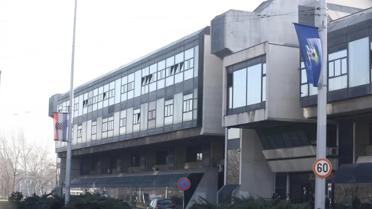 S trži&scaron;ta se opoziva silikonski tanjur i &scaron;alica za djecu 'Mushie'