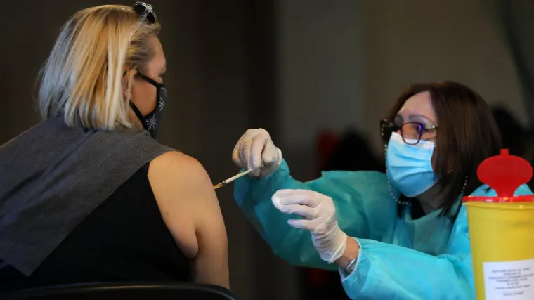 Sve vi&scaron;e poslodavaca ne želi necijepljene u blizini: 'Ne smiju vas prisiljavati, ali smiju izvr&scaron;iti indirektni pritisak'