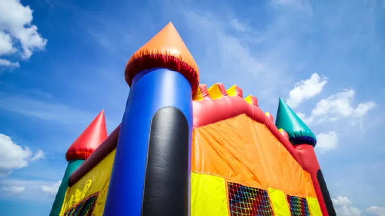 Nesvakida&scaron;nja krađa u Osijeku: Ukrao je dječji dvorac na napuhavanje, &scaron;teta 15 tisuća kuna