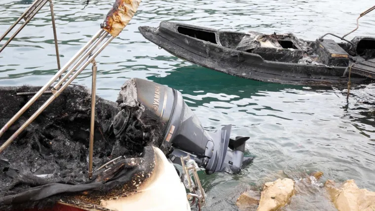FOTO, VIDEO Požar kod Dubrovnika: Do&scaron;lo je do iskrenja agregata uslijed pretakanja goriva - izgorio kombi, automobil...