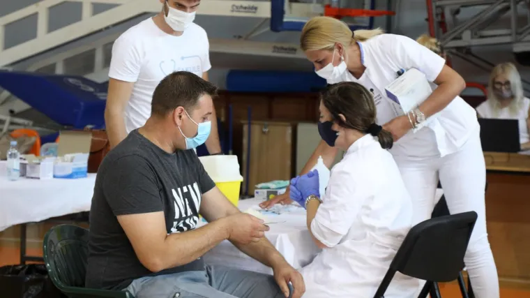 Procijepljenost je i dalje niska: Hoće li porast interes za cijepljenje ako će se moći cijepiti u ljekarnama?