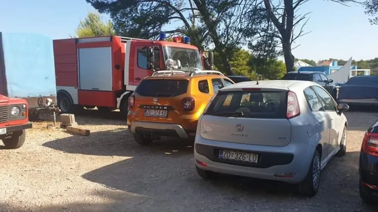 Zablokirali vatrogasce na Dugom Otoku: 'Imamo ovakvih pametnih ljudi koji nam parkiraju ispred vozila i odu na par sati'