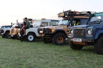 Fotogalerija: Vi&scaron;e od 150 oldtimera na susretu povijesnih vozila u Otočcu, među ponosnim vlasnicima bili i Karlovčani