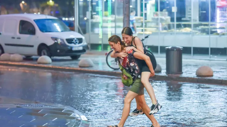 Danas se pripremite na pljuskove s grmljavinom, ali ostatak tjedna rezerviran je za prave ljetne vrućine