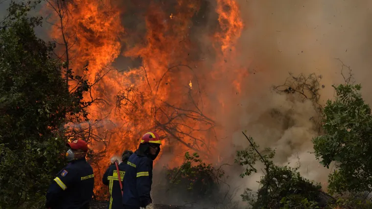 Umjesto žamora ljetne sezone, čuju se sirene: &Scaron;tete od požara u Grčkoj su enormne, a čini se kao da im nema kraja