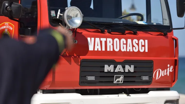 Izgorjela trgovina u blizini Zapre&scaron;ića: Lopovi su se zapravo namjerili na bankomat?