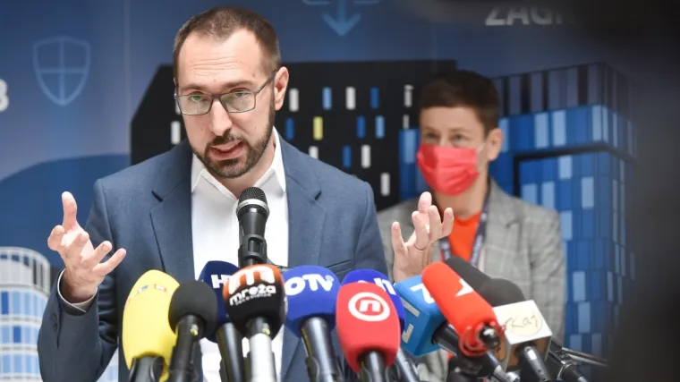 VIDEO Toma&scaron;ević poni&scaron;tio natječaj za odvoz glomaznog otpada, uvodi novi sustav, u&scaron;tede 33 milijuna kuna!