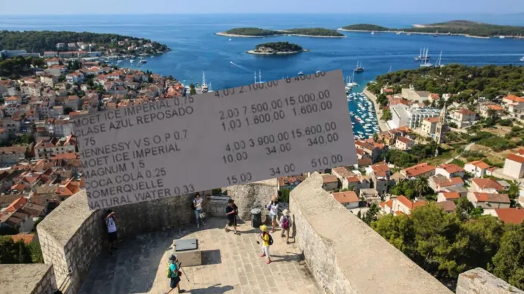 Pogledajte koliki su račun napravili u jednom klubu na Hvaru. I to do samo pola devet navečer!