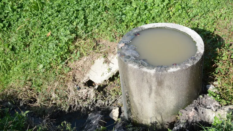 Nova kanalizacija stajala milijune, a guše se u smradu: 'Napravili su preljeve iz septičkih jama u sustav...'