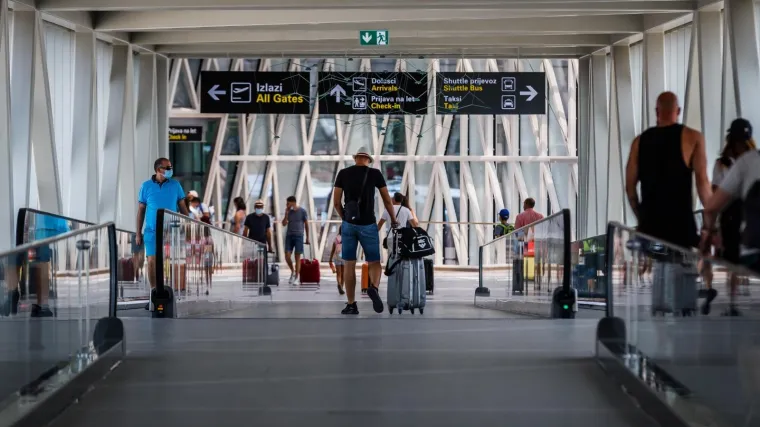 Kako izgleda život turista u karanteni u Splitu? 'Nema plaže, ali sunčaju se na balkonima. Jedna stvar im najvi&scaron;e nedostaje'