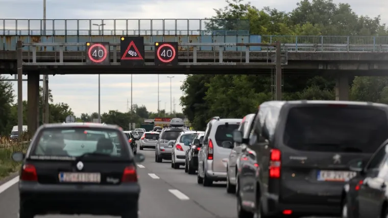Uoči Velike Gospe stvaraju se velike gužve prema moru i na granicama: Evo kakvo je stanje na autocestama