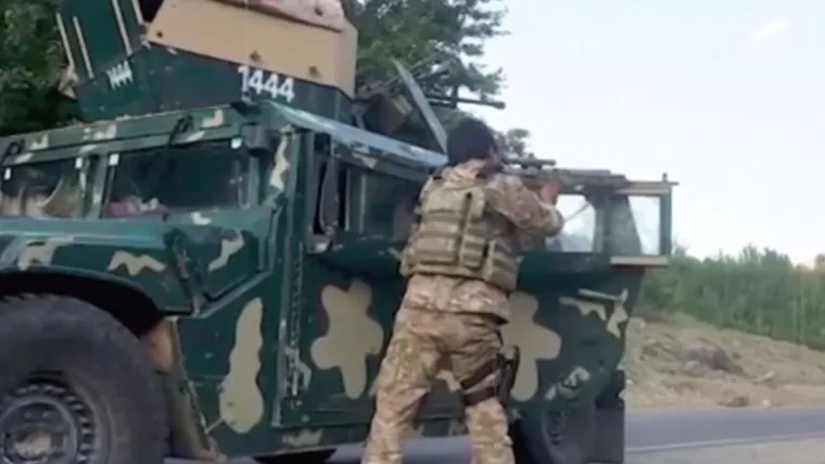 Talibani napreduju prema Kabulu, pao i Mazar-i-Sharif