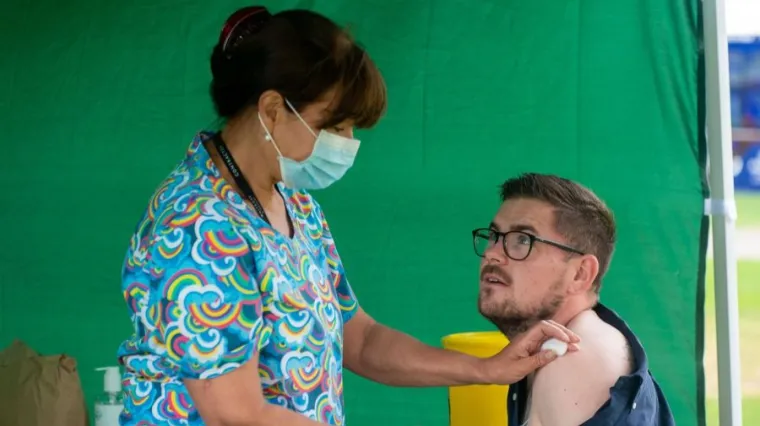 Svima u dobi od 16 i 17 godina ponudit će prvu dozu cjepiva do 23. kolovoza: 'To će im osigurati imunost prije povratka u &scaron;kolu'