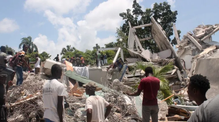 Haiti je u zatresao snažan potres magnitude 7,2 po Richteru