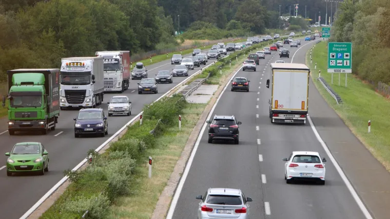 Raste broj žrtava na cestama: 'Politika preko smrti u prometu prelazi benevolentno, a od covida se svaki dan broje mrtvi'