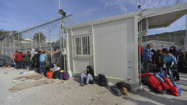 Grčka kaže da neće i ne može biti vrata u EU za migrante iz Afganistana