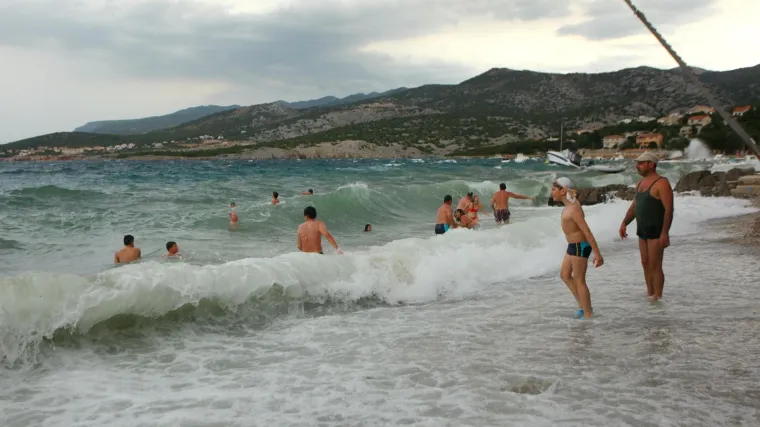 Od čega su se razboljeli kupači u Klenovici? Reagirao je Zavod za javno zdravstvo