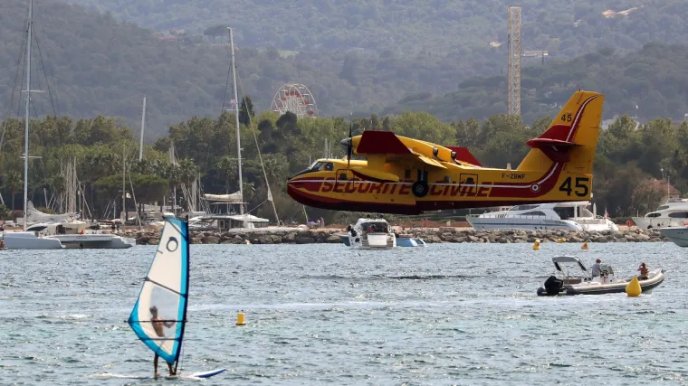 Tisuće bježe pred vatrenom stihijom, mnogima su doslovne minute spasile život