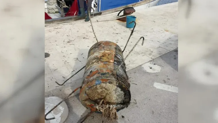 Bačve napunjene cementom iz kojih str&scaron;e &scaron;iljci siju strah među profesionalnim ribarima, ali i nautičarima